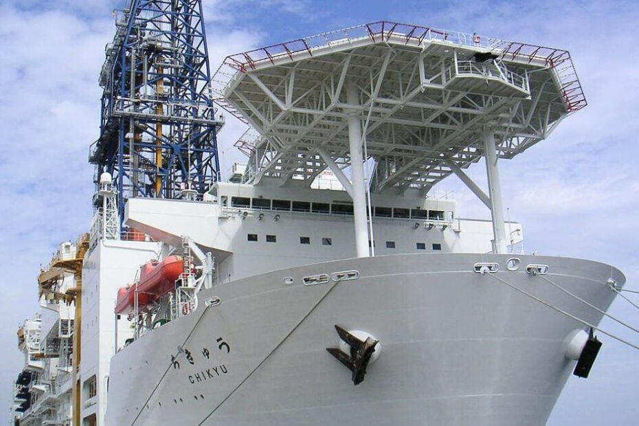 Japón inicia la primera prueba de minería de tierras raras en alta mar.
