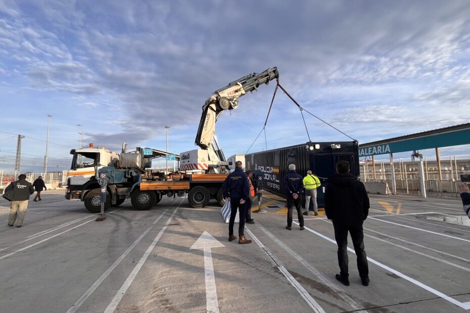 Valenciaport comienza su proyecto de seguridad fronteriza con un contenedor de control.