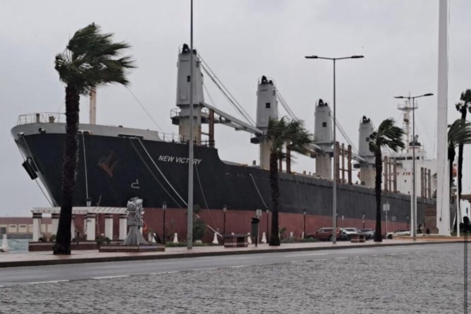Capitanía Marítima sanciona al ‘New Victory’ por poner en riesgo la seguridad marítima en Ceuta