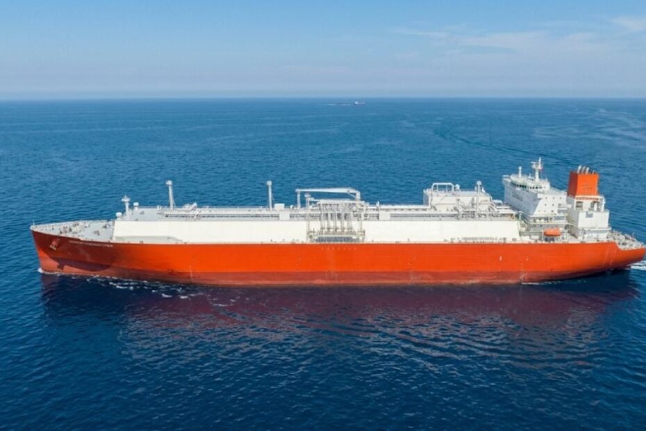 China entrega el mayor buque de transporte de GNL