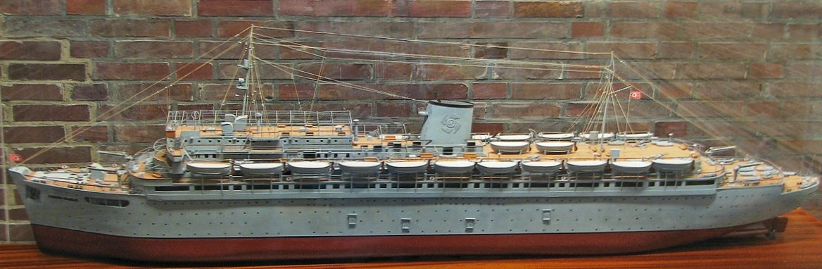 Dieses Bild zeigt ein Modell des Passagierschiffs „Wilhelm Gustloff“, ausgestellt im Marineehrenmal Laboe.